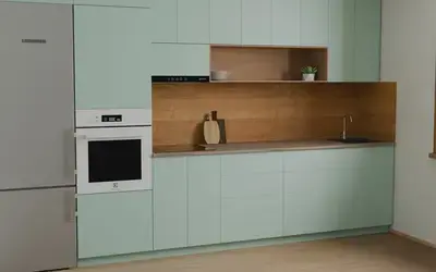 Кухня «Эрлен» 3.6 м. в цвете Спокойный зелёный / Relax green 735 ракурс 2