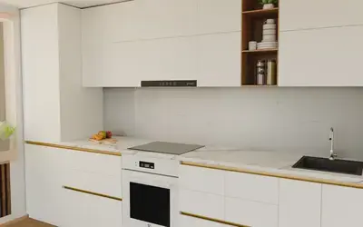 Кухня «Айвори» 3,3 м. в цвете белый / Soft Touch White 734 ракурс 3