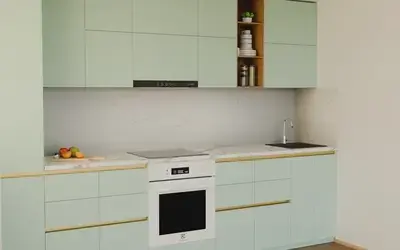 Кухня «Айвори» 3,3 м. в цвете спокойный зелёный / Relax green 735 ракурс 2