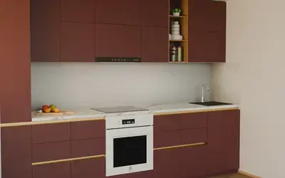 Кухня «Айвори» 3,3 м. в цвете тёмный терракотовый / Rustic Red 3026 ракурс 2