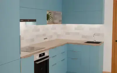 Кухня «Мирен» 3,6 × 1,6 м в цвете океанский синий / AGT Ocean Blue 736 ракурс 3