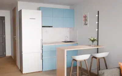 Кухня «Айрел» 1,4 м. в цвете океанский синий / AGT Ocean Blue 736 ракурс 1