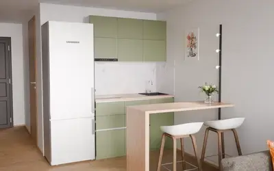 Кухня «Айрел» 1,4 м. в цвете оливковый зелёный / Olive Green 3097 ракурс 1