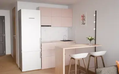 Кухня «Айрел» 1,4 м. в цвете розовая сакура / Sakura Pink 3114 ракурс 1