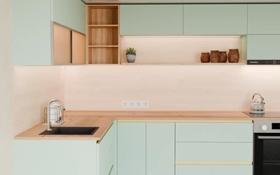 Угловая кухня Астин 4,2 × 2 м, AGT Relax green 735, вид спереди вблизи