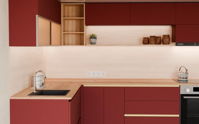 Угловая кухня Астин 4,2 × 2 м, AGT Rustic Red 3026, вид спереди вблизи