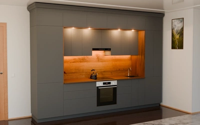 Кухня «Норви» 3,8 м в цвете графитовый серый / Royal Grey 3022 ракурс 1