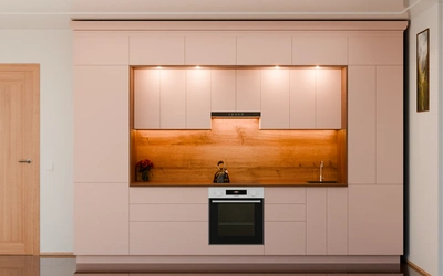 Кухня «Норви» 3,8 м в цвете розовая сакура / Sakura Pink 3114 ракурс 3