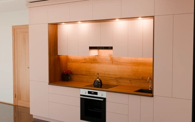 Кухня «Норви» 3,8 м в цвете розовая сакура / Sakura Pink 3114 ракурс 2