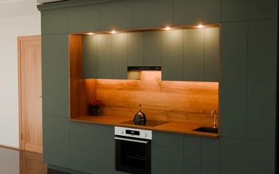 Кухня «Норви» 3,8 м в цвете лесной зелёный / Forest Green 3027 ракурс 2