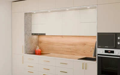 Прямая кухня «Виора» 3,5 м, фасады AGT Sahara Cream 3019, вид справа